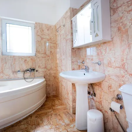 Villa Wonderful In Chania With Private Pool, Panoramic Sea Views & Spacious Interiors Ájosz Onúfriosz