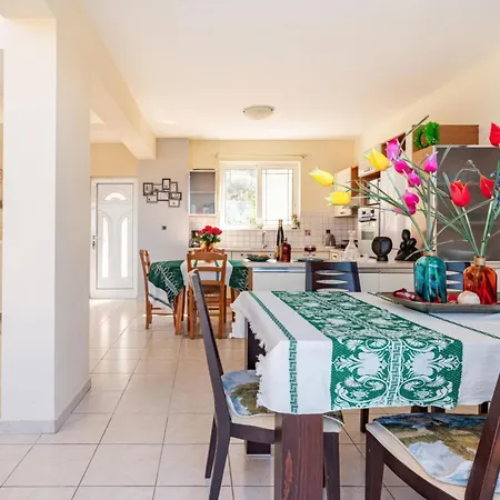 Villa Wonderful In Chania With Private Pool, Panoramic Sea Views & Spacious Interiors *