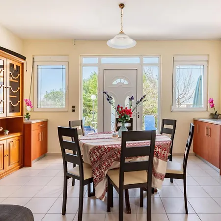 Wonderful In Chania With Private Pool, Panoramic Sea Views & Spacious Interiors * Agios Onoufrios